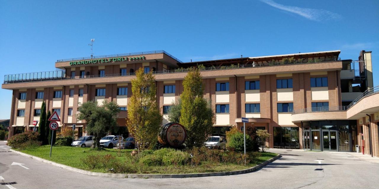 Grand Hotel Forlì Esterno foto